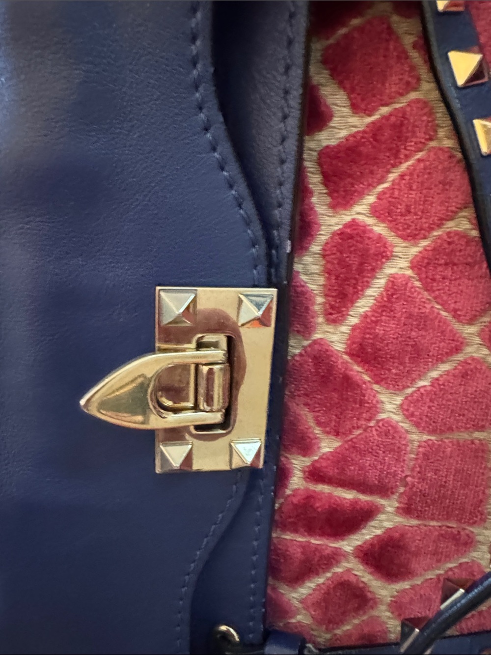 Valentino Garavani Blue Leather Rockstud Shoulder Tote - Picture 5 of 7